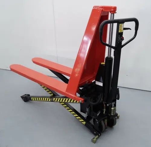 Transpaleta tijera eléctrica 1.500 kg3_N10061.webp
