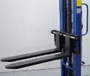 Apilador manual 1000 kg. y elevación a 3.000 mm3_N16002.webp